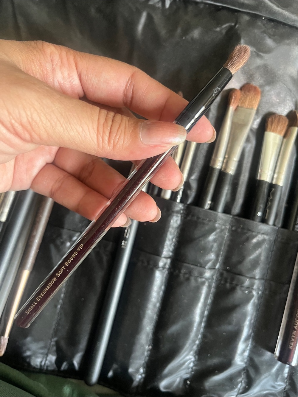 Kevyn Aucoin Small Eyeshadow Brush Soft Round Tip discontinued